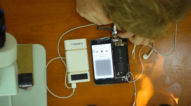 DIY-iPhone-7-headphone-jack-Scotty-Allen-image-001-745×415