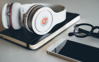 Beats_Headphone_wallpaper
