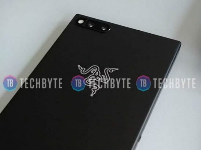 Razer-phone-e1508136582998