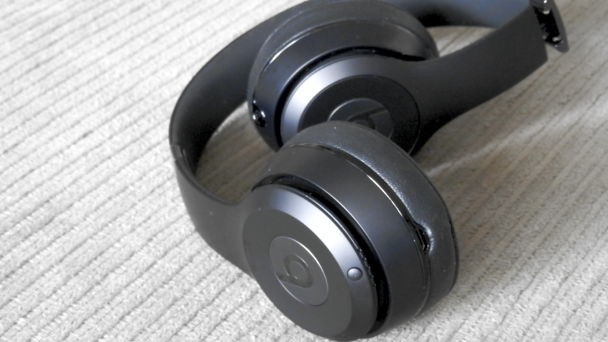 Beats-Solo3-Collapsible-Frame-1376×1032
