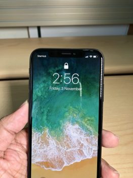 iphone-x-unboxing-0645-768×1024