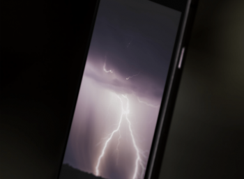 iPhone-X-Wallpaper-Daniel-Huffman-iDownloadBlog-Pack-1b-768×564