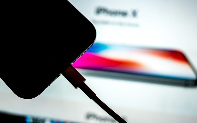 iphone-x-sign-shadow-charging-battery