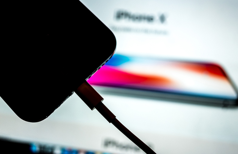 iphone-x-sign-shadow-charging-battery