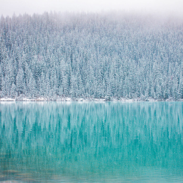 winter-mountain-lake-river-nature-ipad-pro-768×768