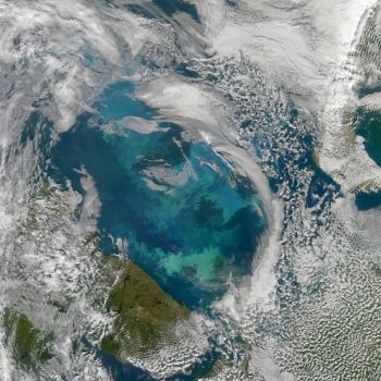 earthview-sea-cloud-blue-white-nature-ipad-pro-768×768