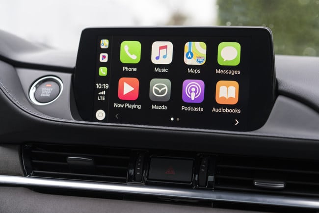 Apple-CarPlay-Mazda6