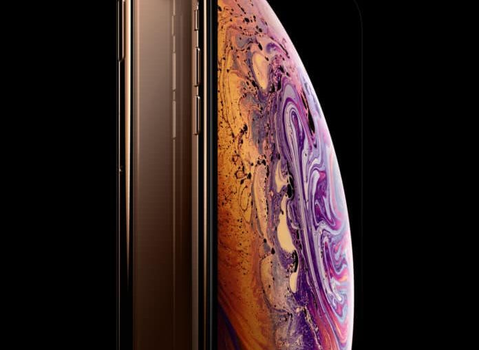 Apple-iPhone-Xs-combo-gold-09122018-696×1024
