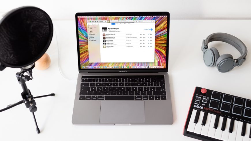 Apple-Music-Playlist-on-Macbook
