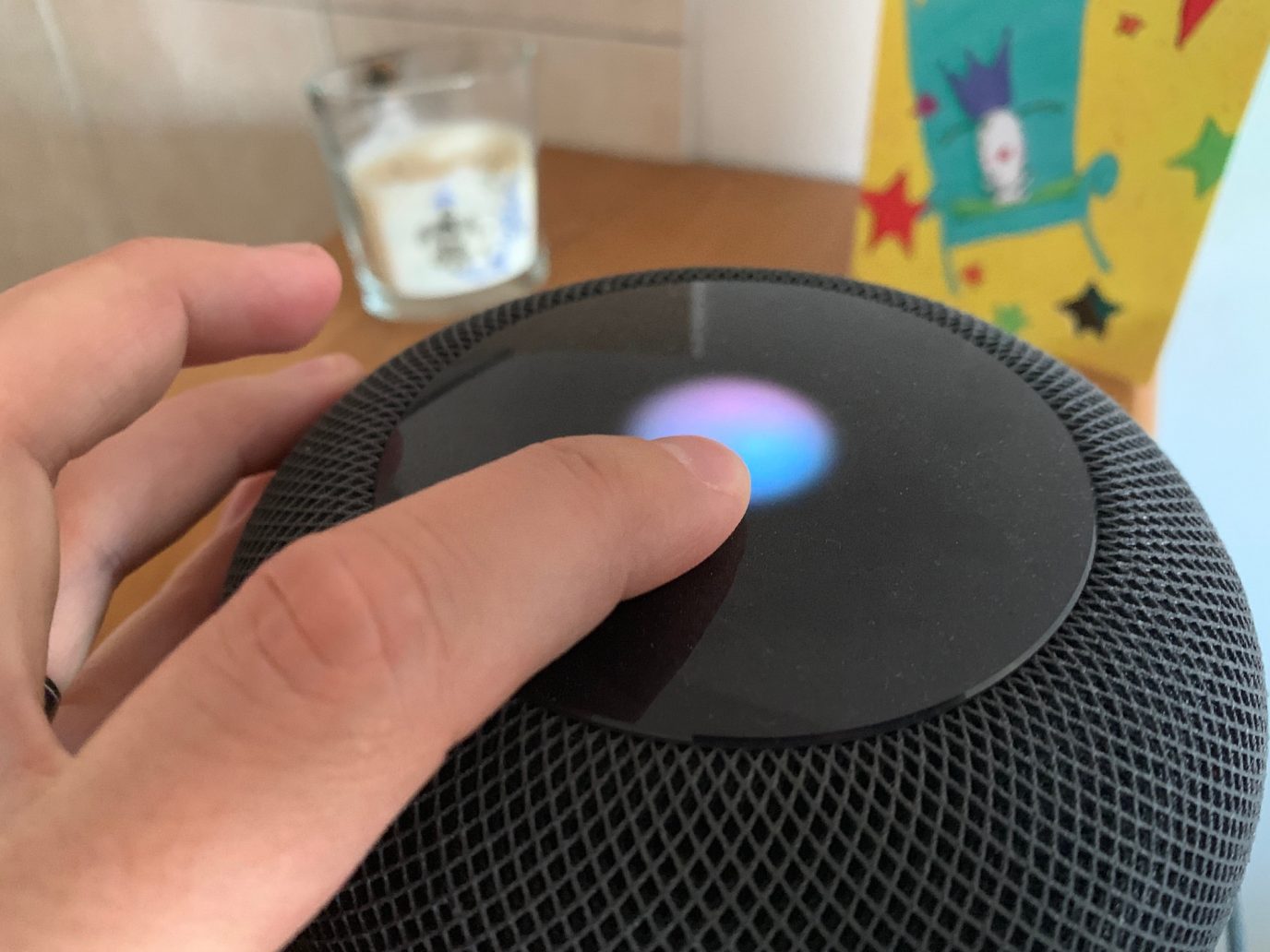 Press-and-Hold-HomePod-1376×1032