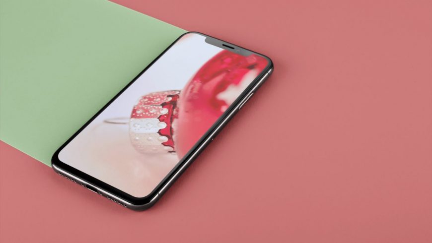 christmas-red-green-ornament-iphone-wallpaper-mock-1376×1032