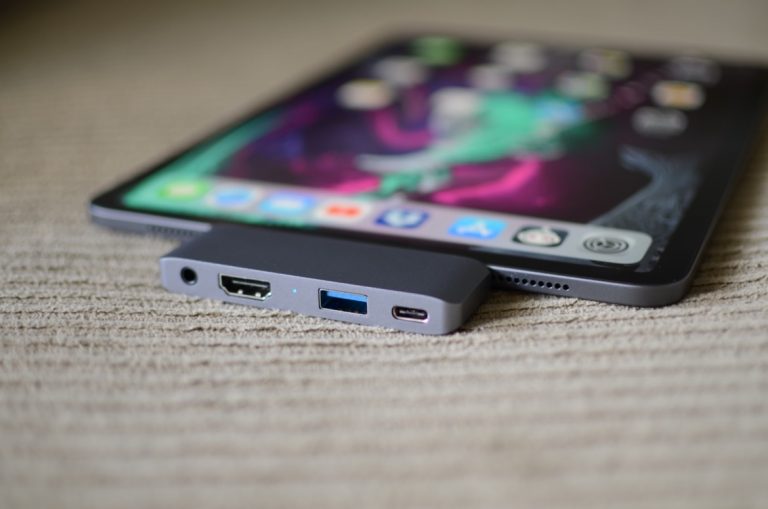 Satechi-Pro-Hub-Best-Accessories-iPad-Pro-768×509