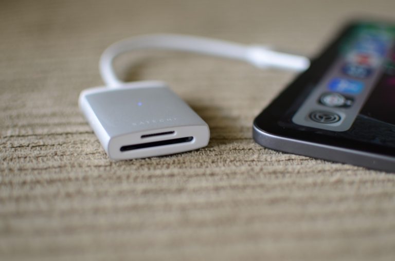 Satechi-microSD-Best-Accessories-iPad-Pro-768×509