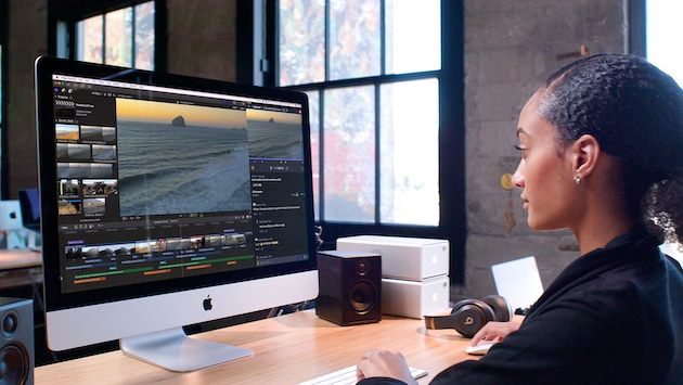 Final-Cut-Pro-X-woman-at-work-station-11152018