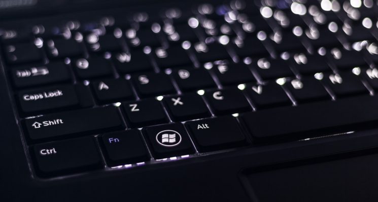 Windows-Keyboard-Backlit-745×399