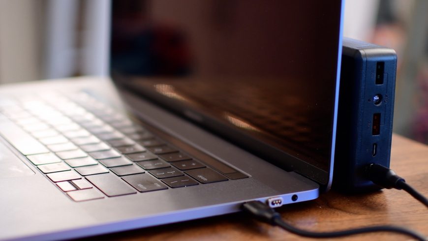 Aukey-30000-Battery-and-MacBook-Pro