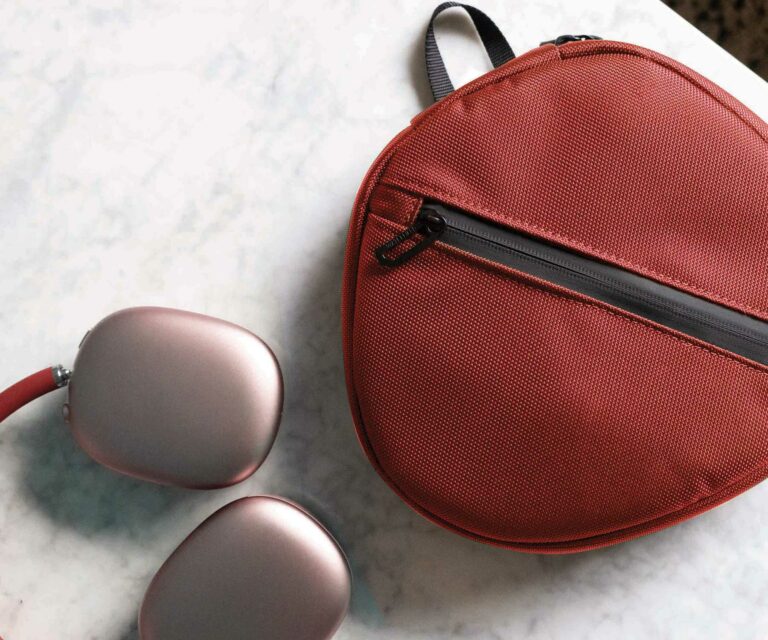 Waterfield-AirPods-Max-case-768×640