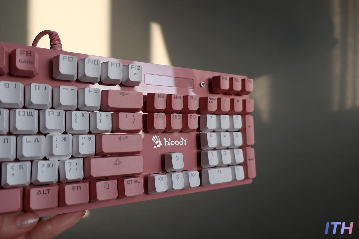 Общий вид клавиатуры_bloody b800 pink