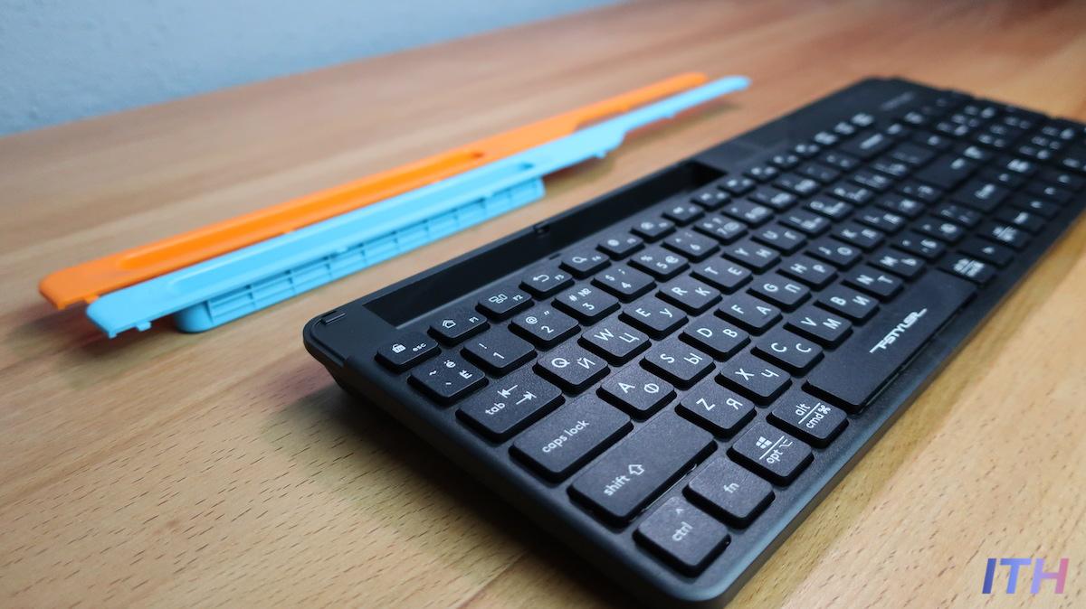 Fstyler FBK25_сменные панели у черной клавиатуры