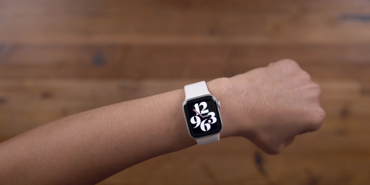 What-Apple-Watch-Should-You-Buy-Apple-Watch-SE-watchOS-7-Watch-Faces