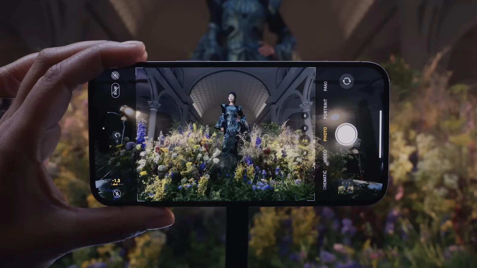 iPhone-14-Pro-Dynamic-Island в камере