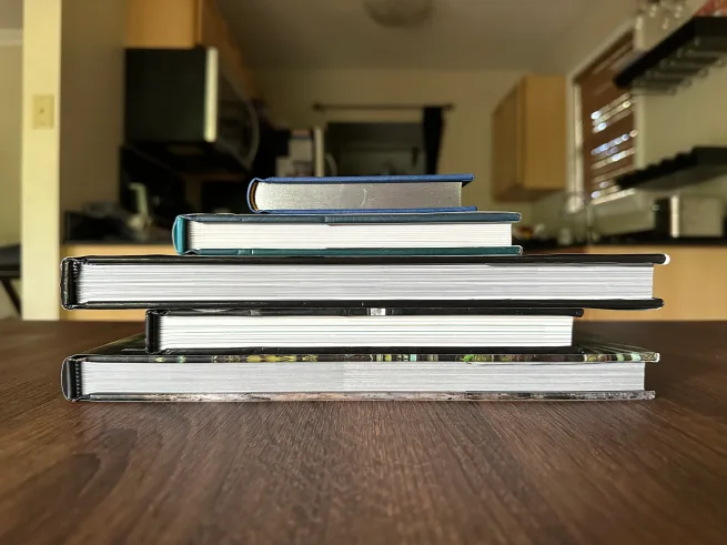 iPhone-14-Pro-books-4