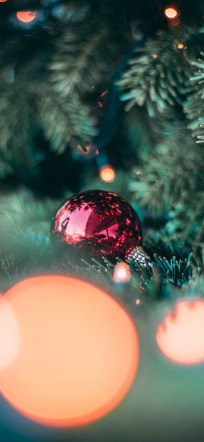 iPhone-wallpaper-Christmas-ornament — крупный размер