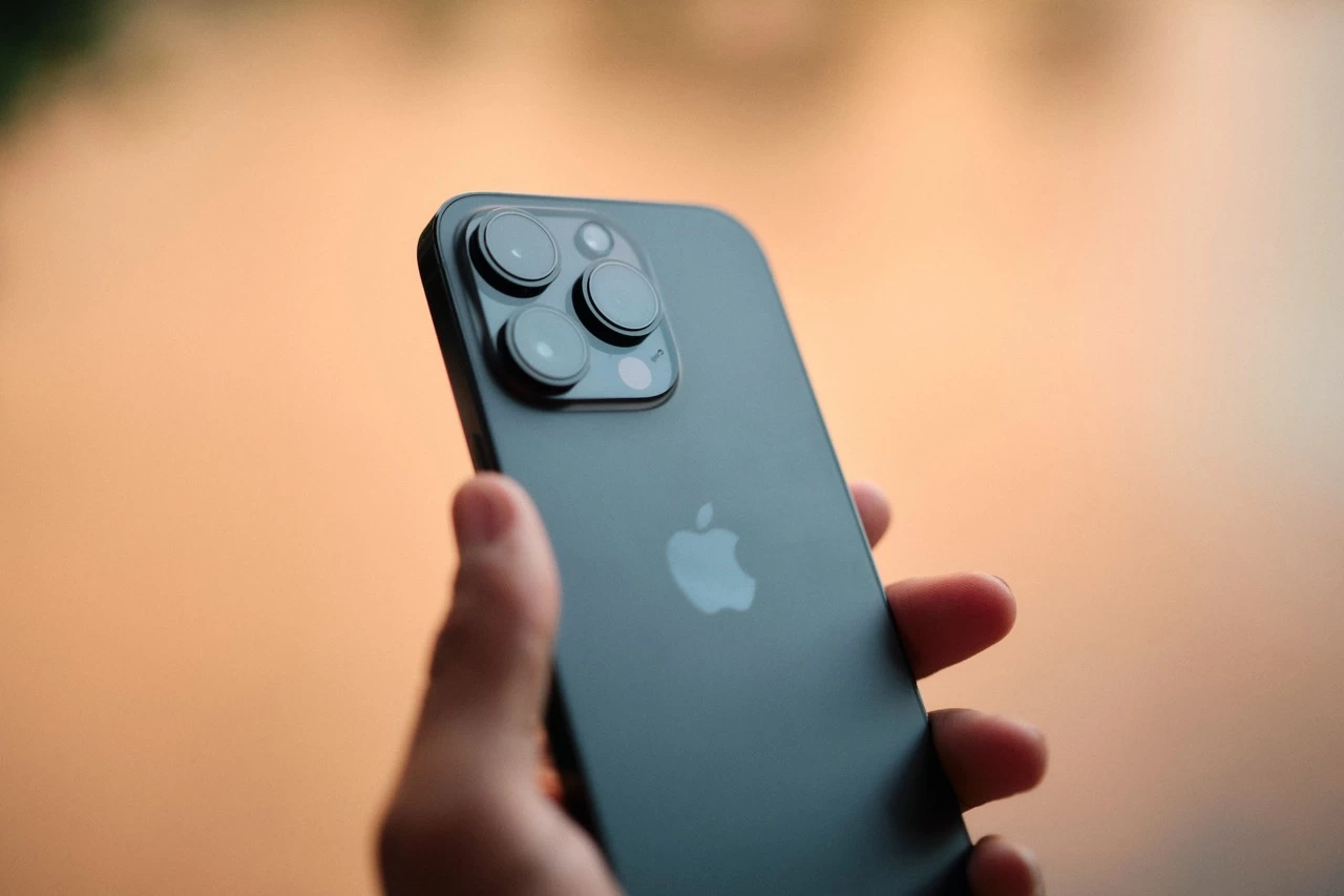 iPhone-14-Pro-3-Large