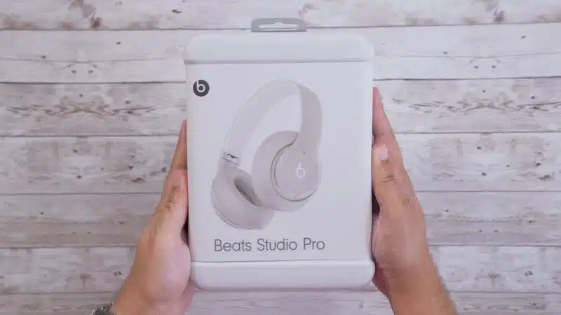beats-studio-pro-box