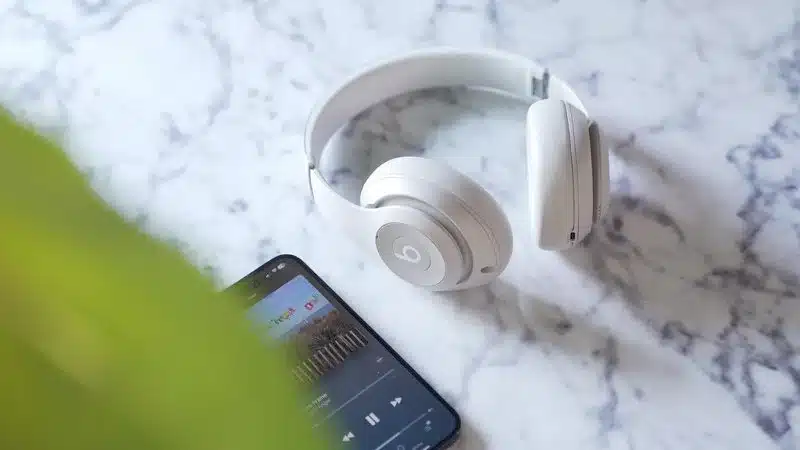 beats-studio-pro-marble