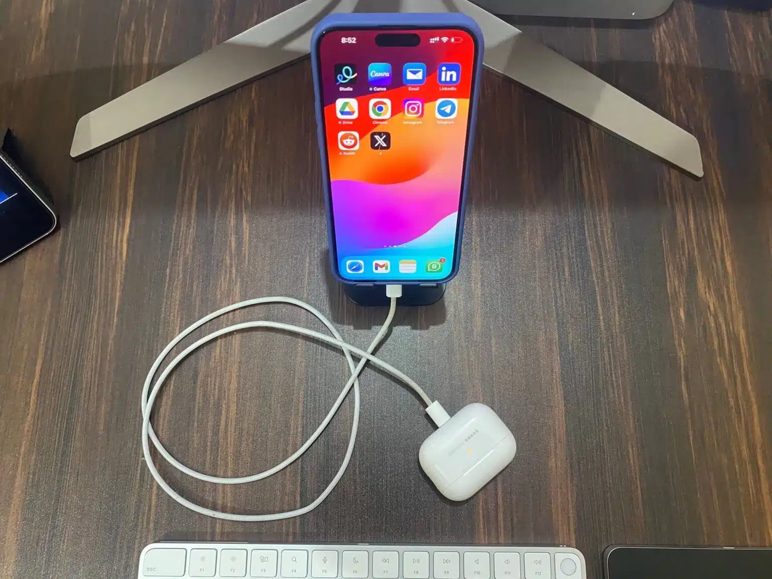 Charging-AirPods-Pro-with-iPhone-15-1536×1152