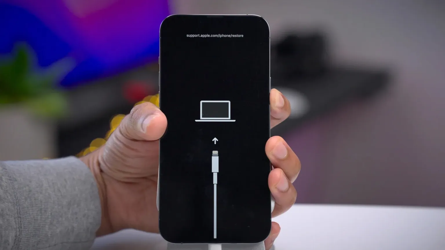 How-to-force-restart-iPhone-13-recovery-mode-1.jpg