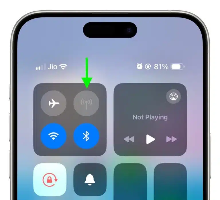 Cellular-data-icon-grayed-out-in-iPhone-Control-Center-768×700