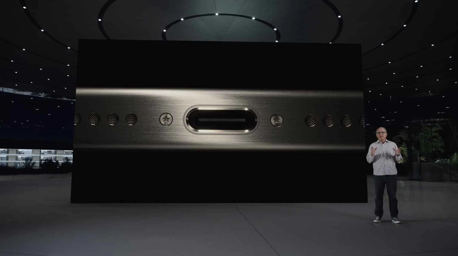 iphone-15-vs-15-pro-i-o