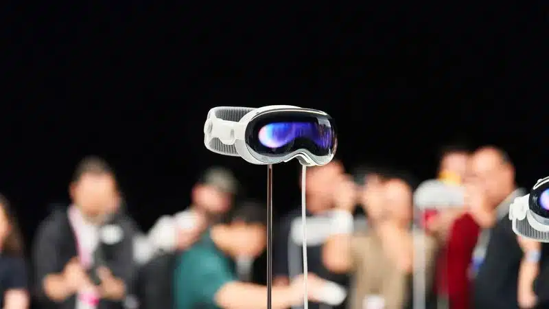 Apple-Vision-Pro-at-Steve-Jobs-Theater