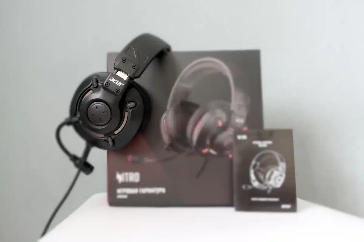 Комплектация_наушники Acer OHW306